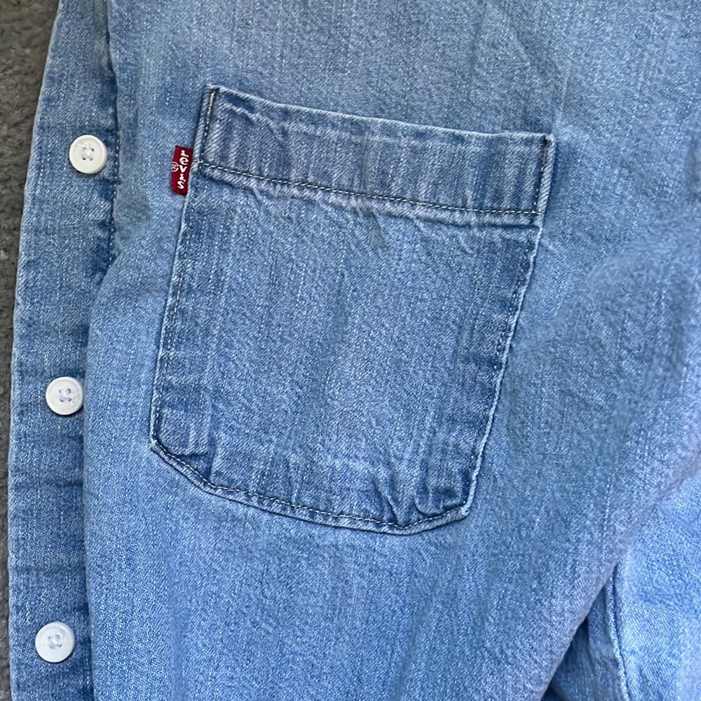 Size Medium/ Levis/ Jean Jacket - image 4
